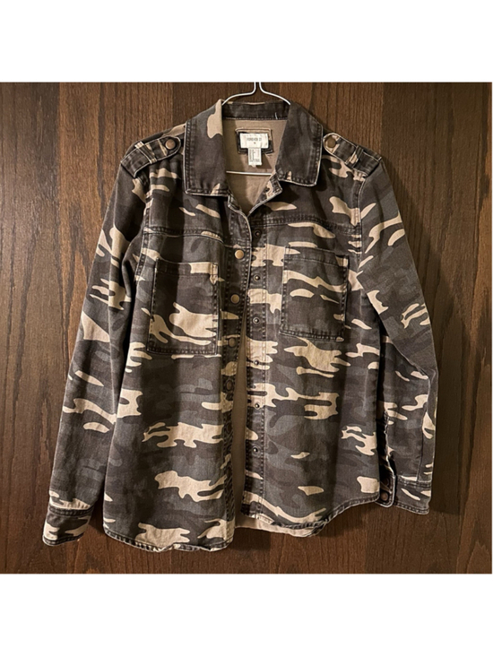 FOREVER 21 Jackets & Blazers - Forever 21 Casual camo jacket. Size Sm